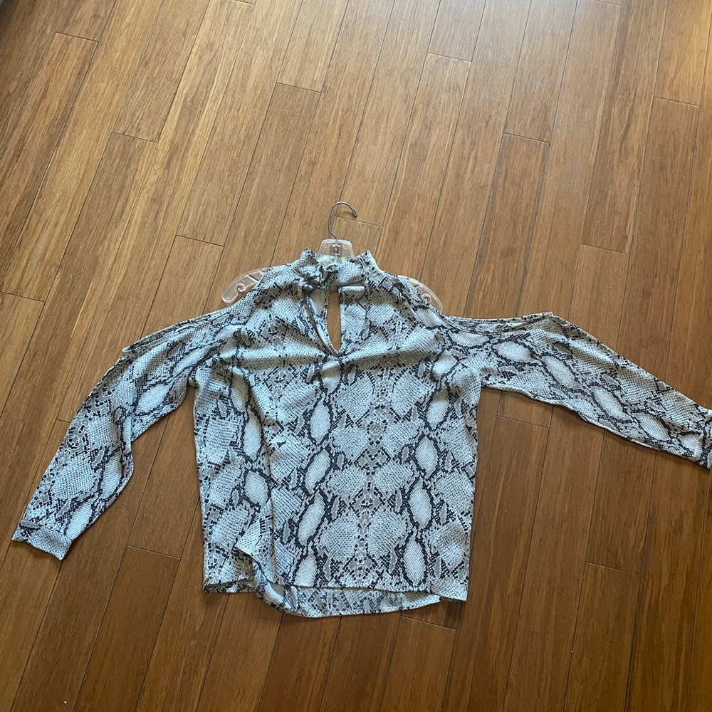 Karlie Snake Skin Cold Shoulder Top Size L